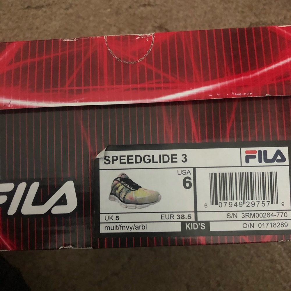 Fila Kids Tennis Shoes Size 6